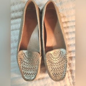 UGG Women Clair Metallic Loafer Gold Shoes Cut Out Slip size 8.